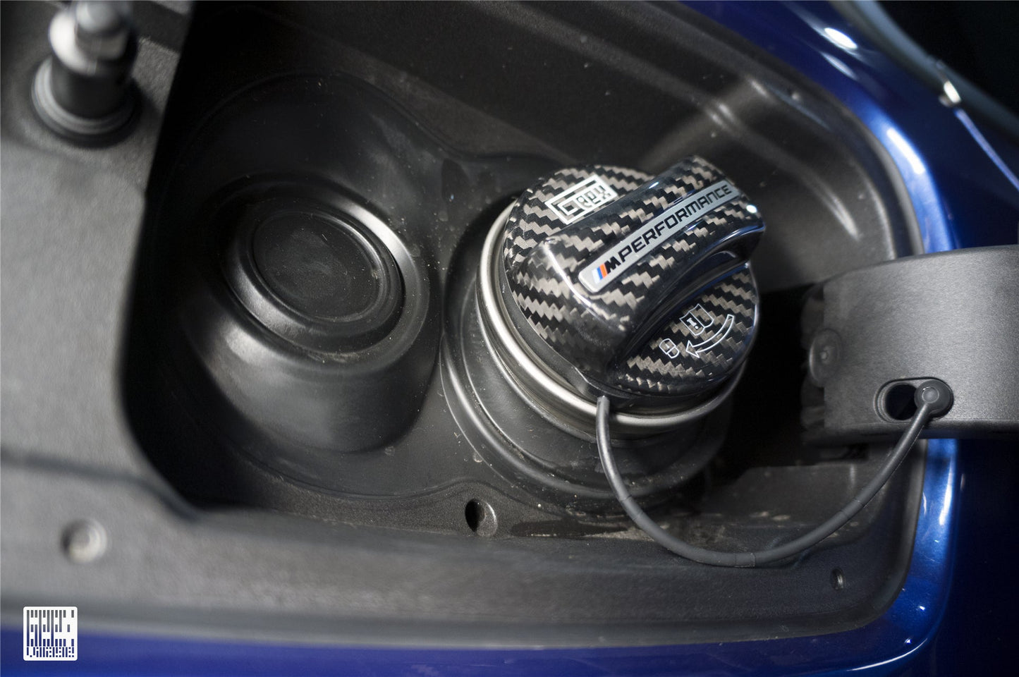 Geex Village MP M Performance Style Fuel Filler Cap for BMW 4 Series Gran Coupe G26 2022-ON Carbon Fiber