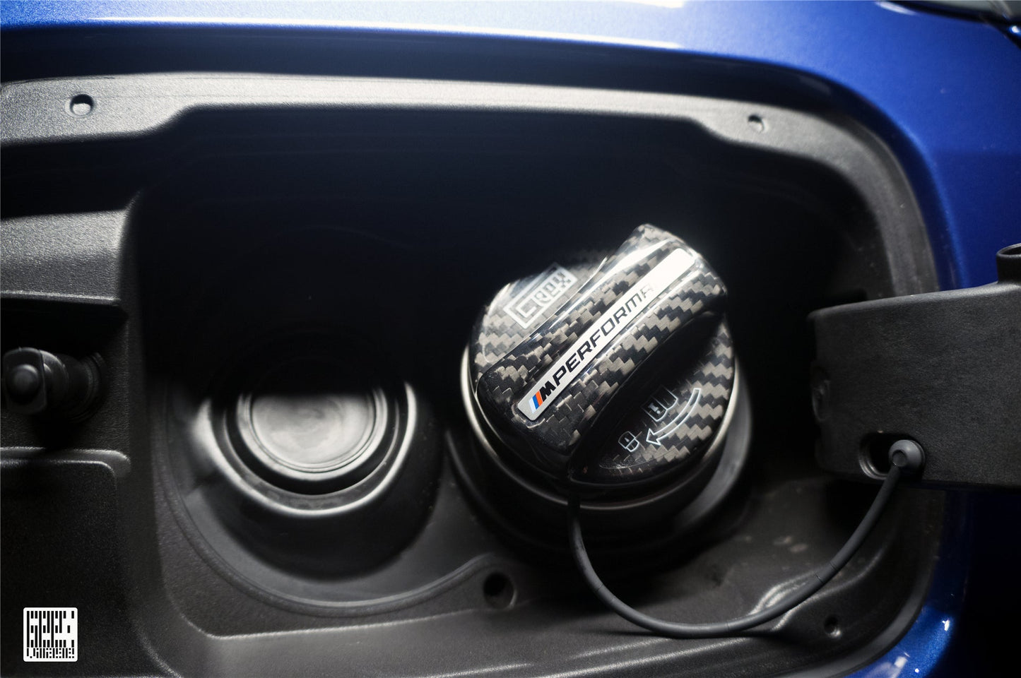 Geex Village MP M Performance Style Fuel Filler Cap for BMW 4 Series Gran Coupe G26 2022-ON Carbon Fiber