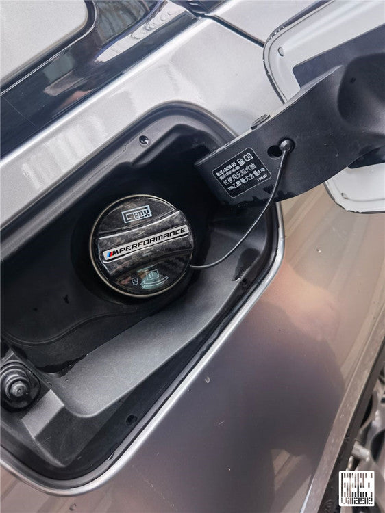 Geex Village MP M Performance Style Fuel Filler Cap for BMW 7 Series G70 2023-ON & M760i xDrive G11 2016-2022 Carbon Fiber