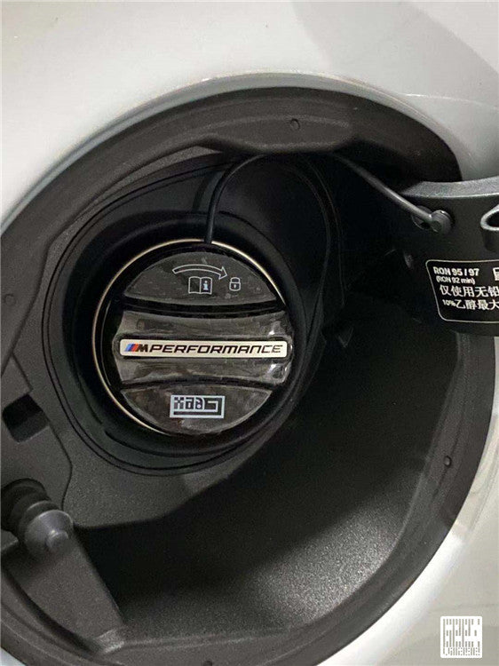 Geex Village MP M Performance Style Fuel Filler Cap for BMW 7 Series G70 2023-ON & M760i xDrive G11 2016-2022 Carbon Fiber