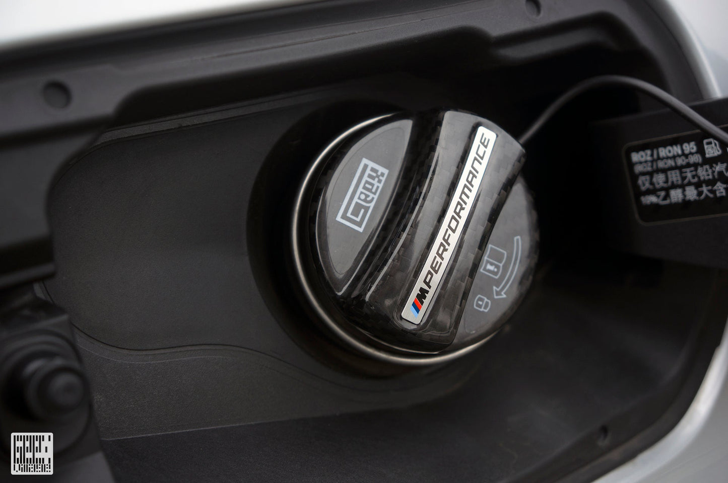 Geex Village MP M Performance Style Fuel Filler Cap for BMW M3/C/CS F80 F81 2014-2018 & M4/C/CS/CSL F82 F83 2014-2020 Carbon Fiber