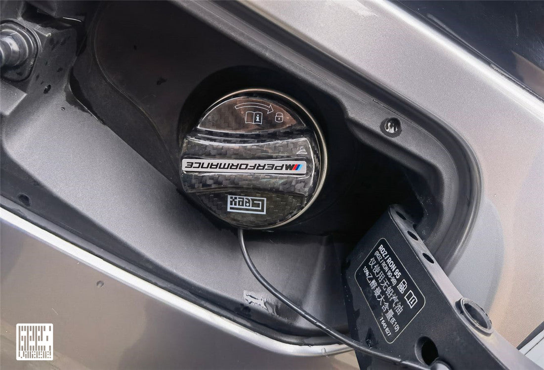 Geex Village MP M Performance Style Fuel Filler Cap for BMW M3/C/CS F80 F81 2014-2018 & M4/C/CS/CSL F82 F83 2014-2020 Carbon Fiber