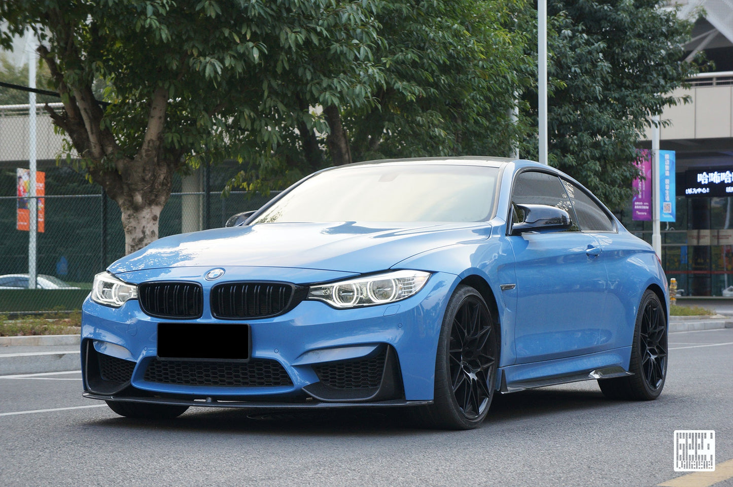 Geex Village Side Skirts for BMW M3/C/CS F81 F80 2014-2018 & M4/C/CS F83 F82 2014-2020 Carbon Fiber