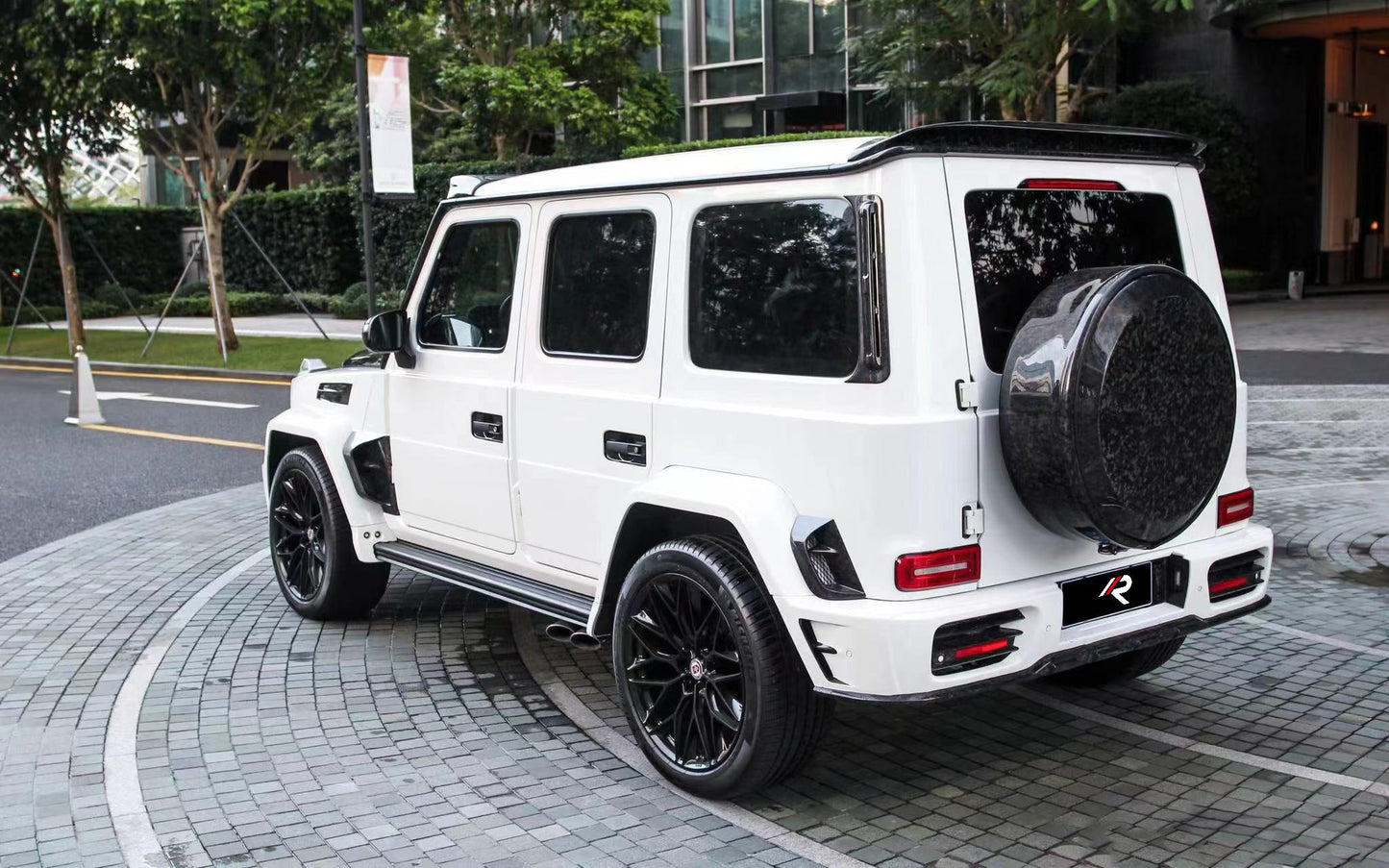 Aero Republic M Style Spare Tire Arch for Mercedes Benz G63 AMG G550 W463 W464 2019-ON Dry Pre-preg Carbon Fiber