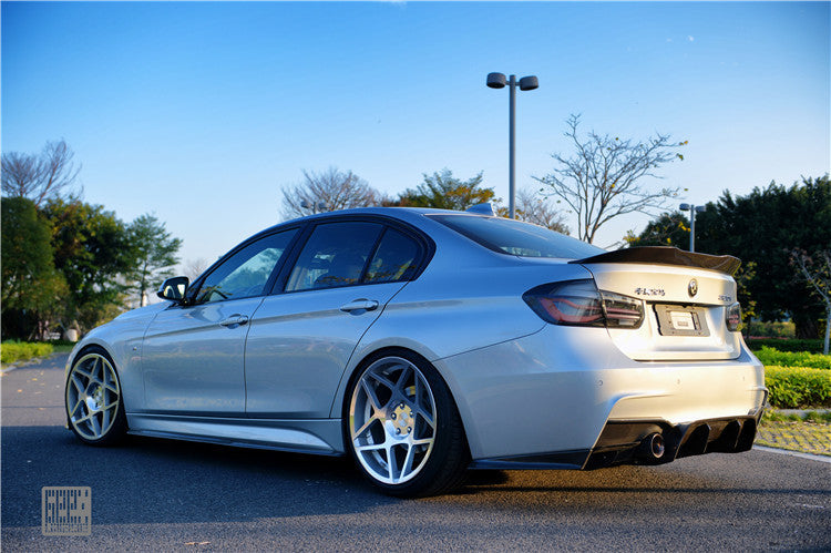 Geex Village Rear Diffuser & Undertray for BMW 3 Series M Sport 340i 335i F30 2012-2019 Carbon Fiber