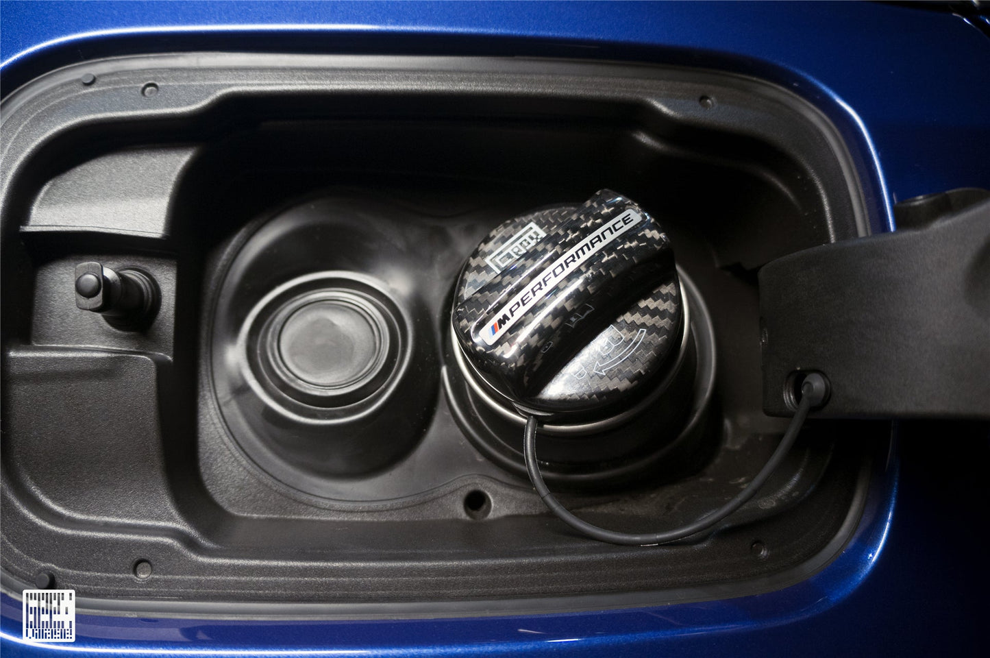 Geex Village MP M Performance Style Fuel Filler Cap for BMW 4 Series Gran Coupe G26 2022-ON Carbon Fiber