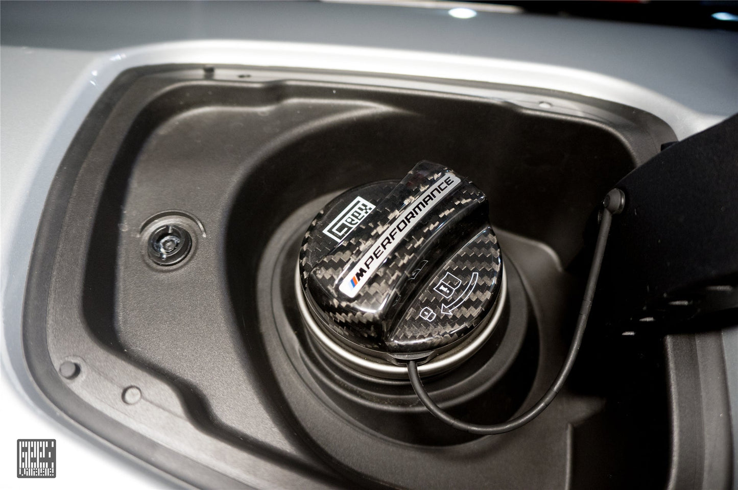 Geex Village MP M Performance Style Fuel Filler Cap for BMW 4 Series Gran Coupe G26 2022-ON Carbon Fiber
