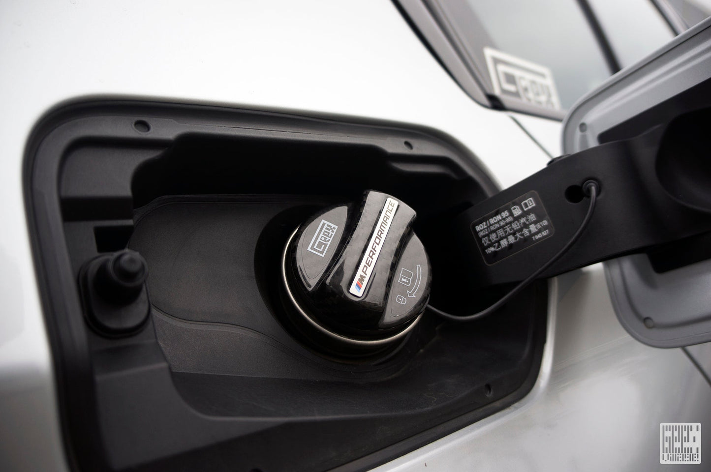 Geex Village MP M Performance Style Fuel Filler Cap for BMW 5 Series G60 G61 & M5 G90 2024-ON Carbon Fiber