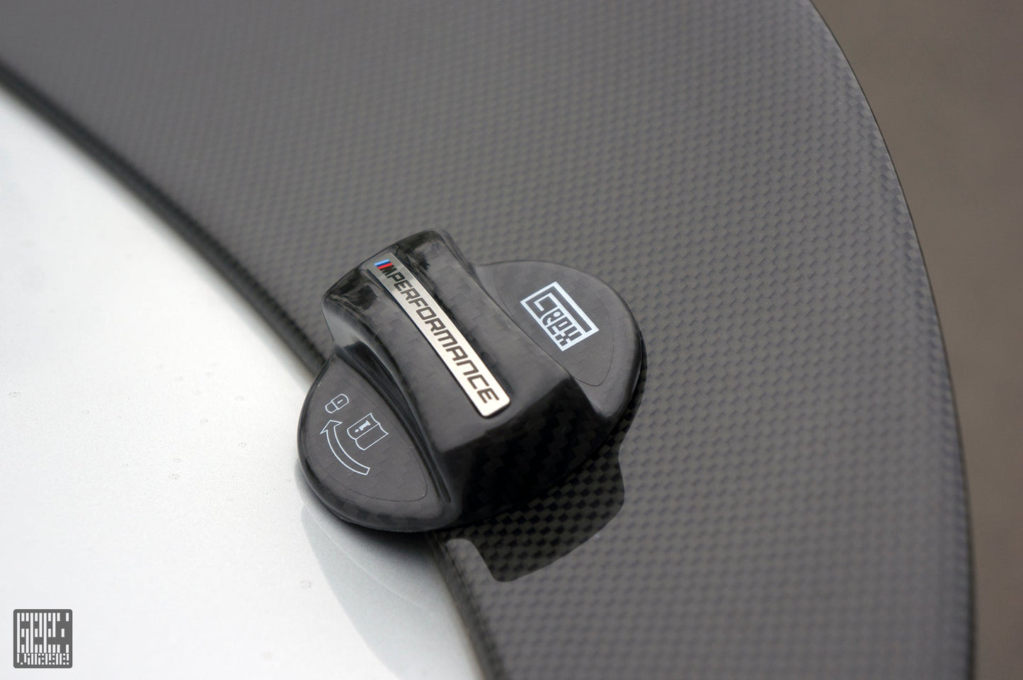 Geex Village MP M Performance Style Fuel Filler Cap for BMW 5 Series G60 G61 & M5 G90 2024-ON Carbon Fiber