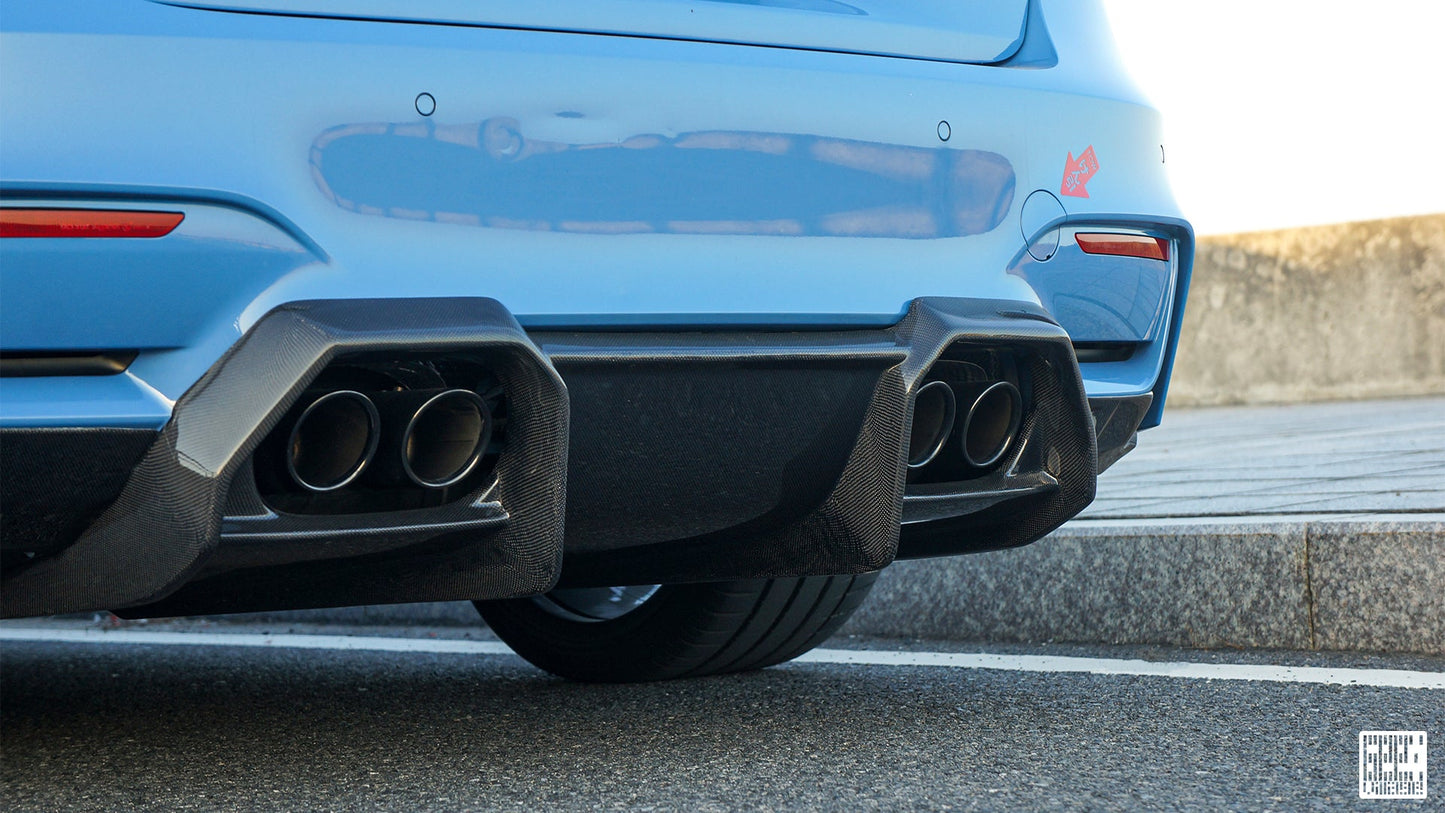 Geex Village Rear Diffuser & Undertray for BMW M3/C/CS F81 F80 2014-2018 & M4/C/CS F83 F82 2014-2020 Carbon Fiber