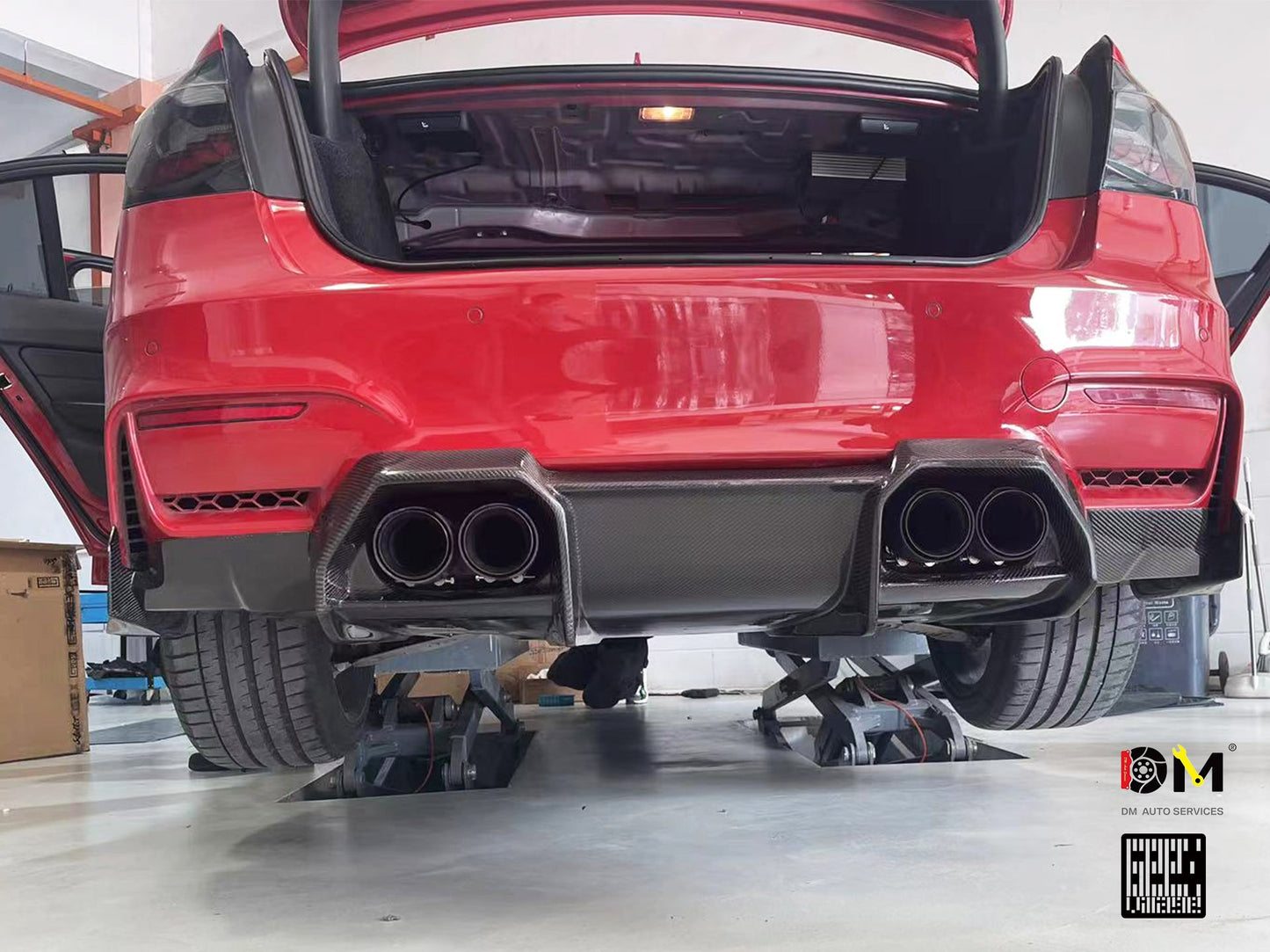 Geex Village Rear Diffuser & Undertray for BMW M3/C/CS F81 F80 2014-2018 & M4/C/CS F83 F82 2014-2020 Carbon Fiber