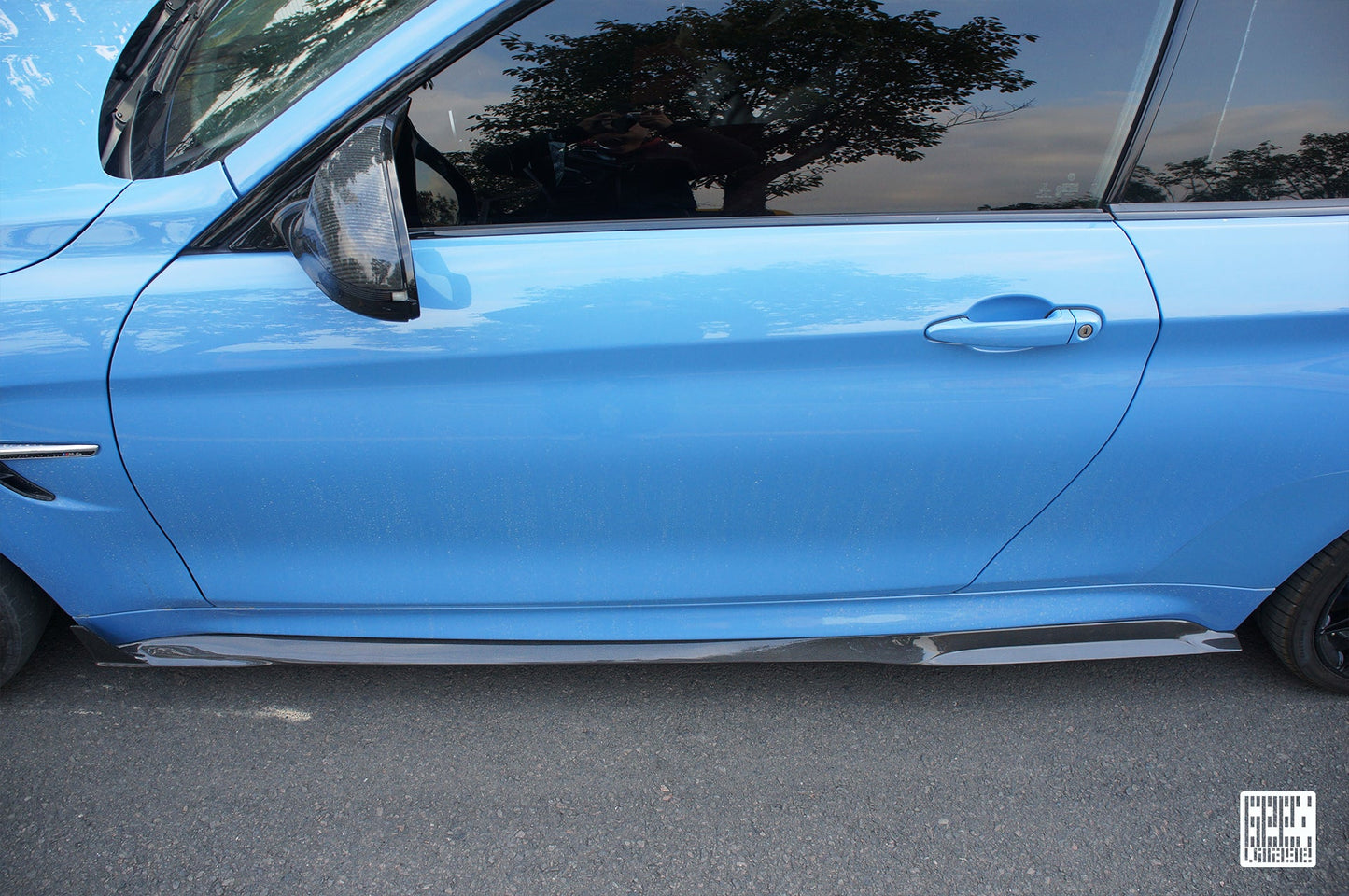 Geex Village Side Skirts for BMW M3/C/CS F81 F80 2014-2018 & M4/C/CS F83 F82 2014-2020 Carbon Fiber