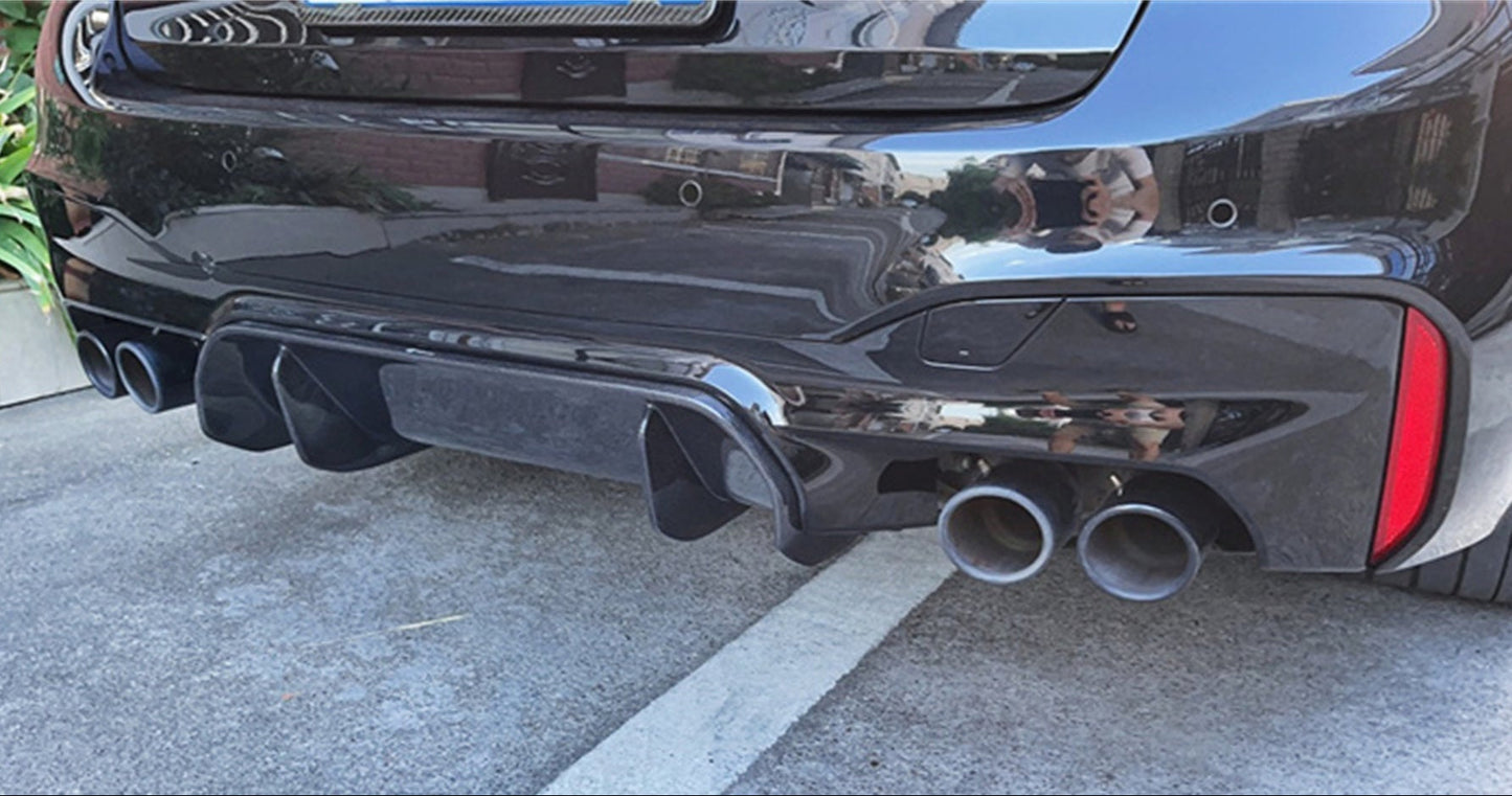 Geex Village Center Rear Diffuser Replacement for BMW M5C M5 F90 2018-2024 Carbon Fiber