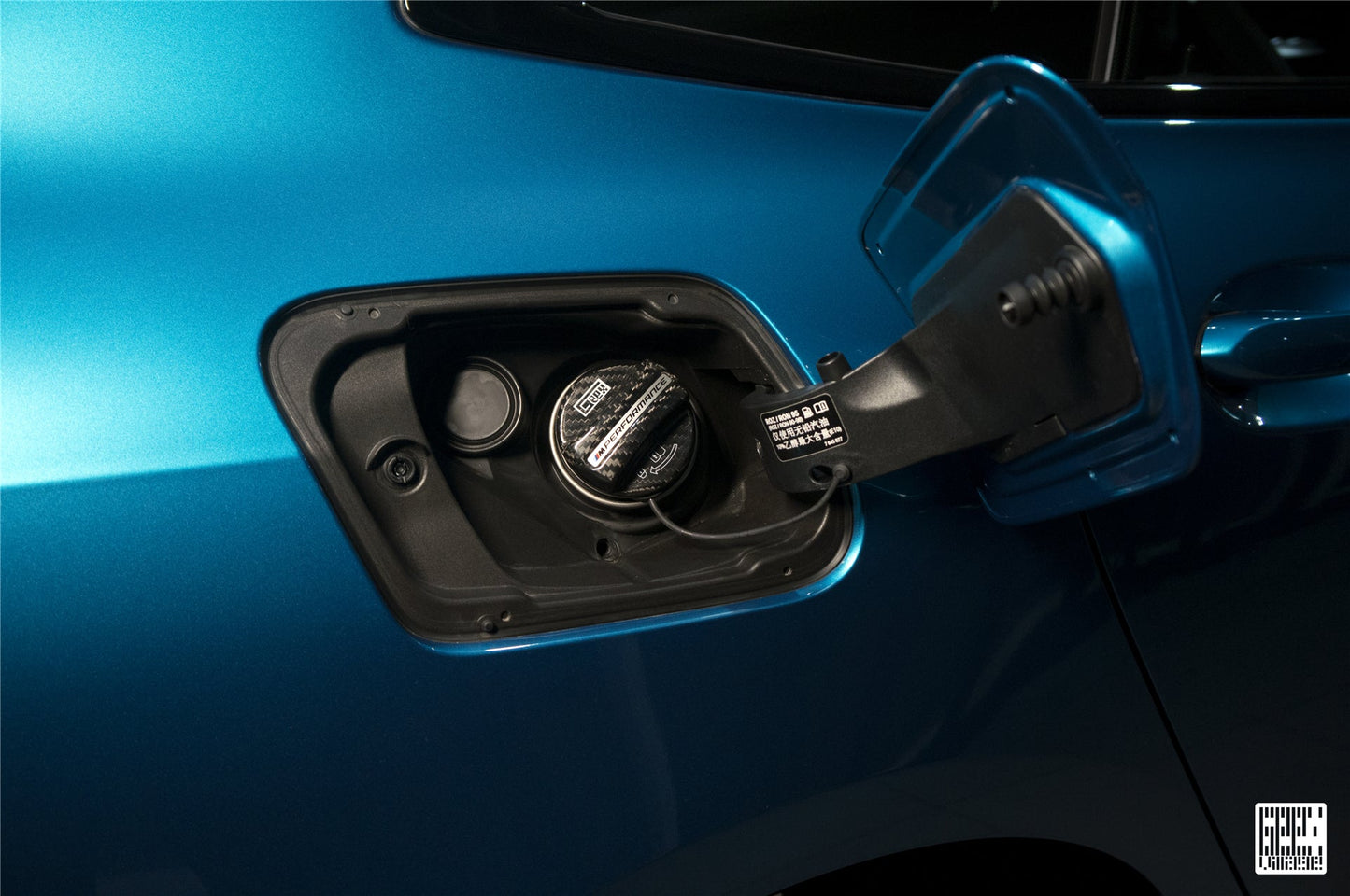 Geex Village MP M Performance Style Fuel Filler Cap for BMW X5 G05 & X5M F95 & X6 G06 & X6M F96 2020-ON Carbon Fiber